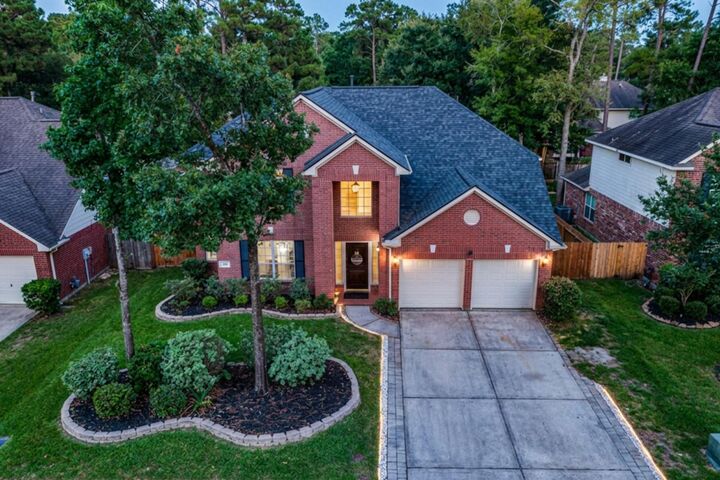 Property Photo: 119 N Westwinds Circle TX 77382