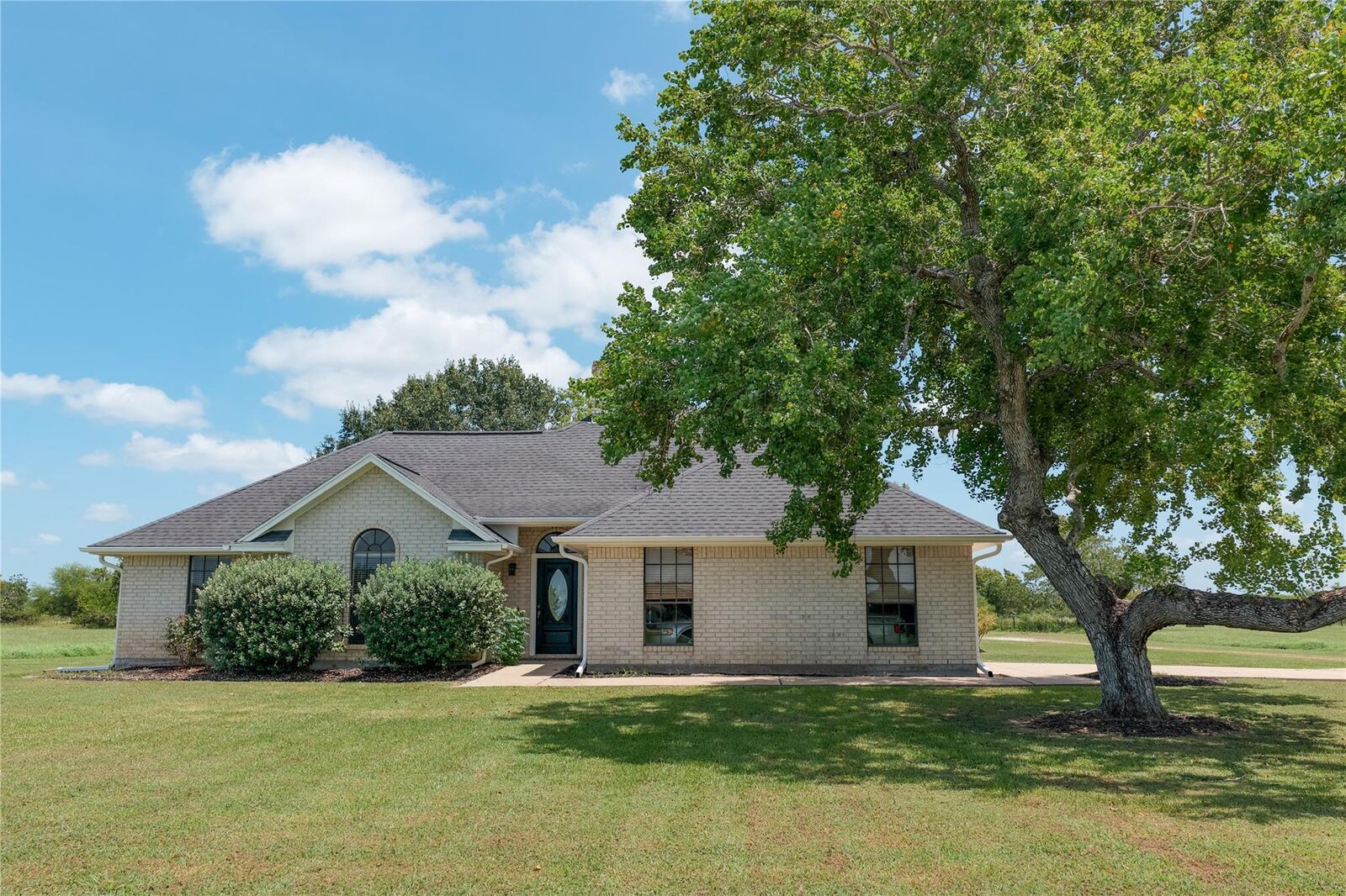 Property Photo: 799 County Road 304 TX 77957