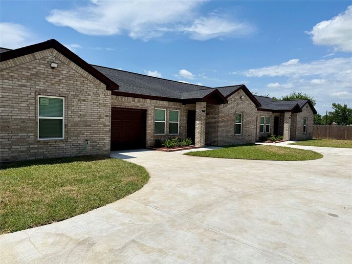 Property Photo:  9508 Quaker Court B  TX 77583 