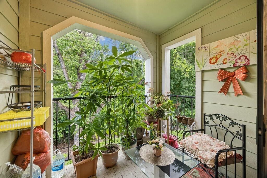 Property Photo:  6602 Harbor Town Drive 506  TX 77036 