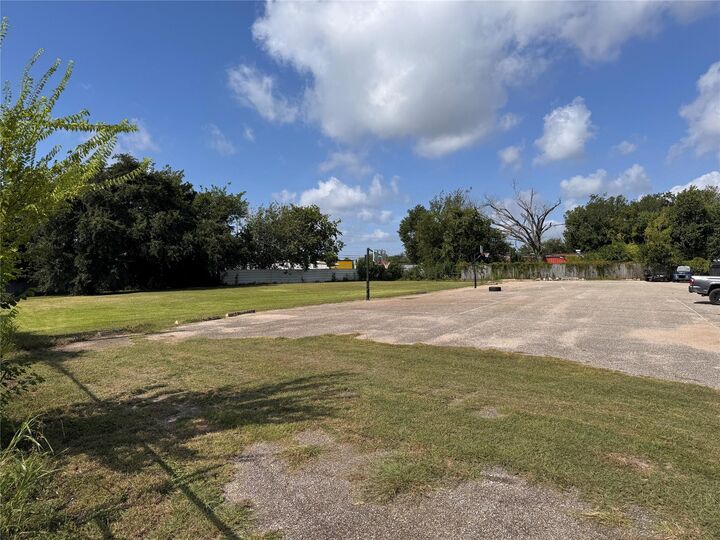 Property Photo:  7151 Lawndale Street  TX 77023 