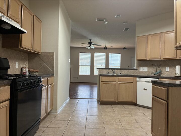 Property Photo: 19531 Hickory Meadow Lane TX 77084