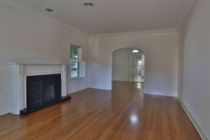 Property Photo: 3124 Jarrard Street TX 77005