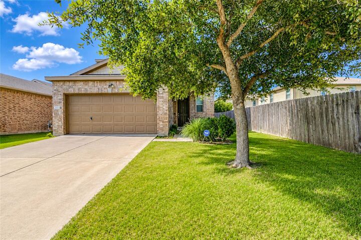 Property Photo: 2615 Skyview Moon Drive TX 77047