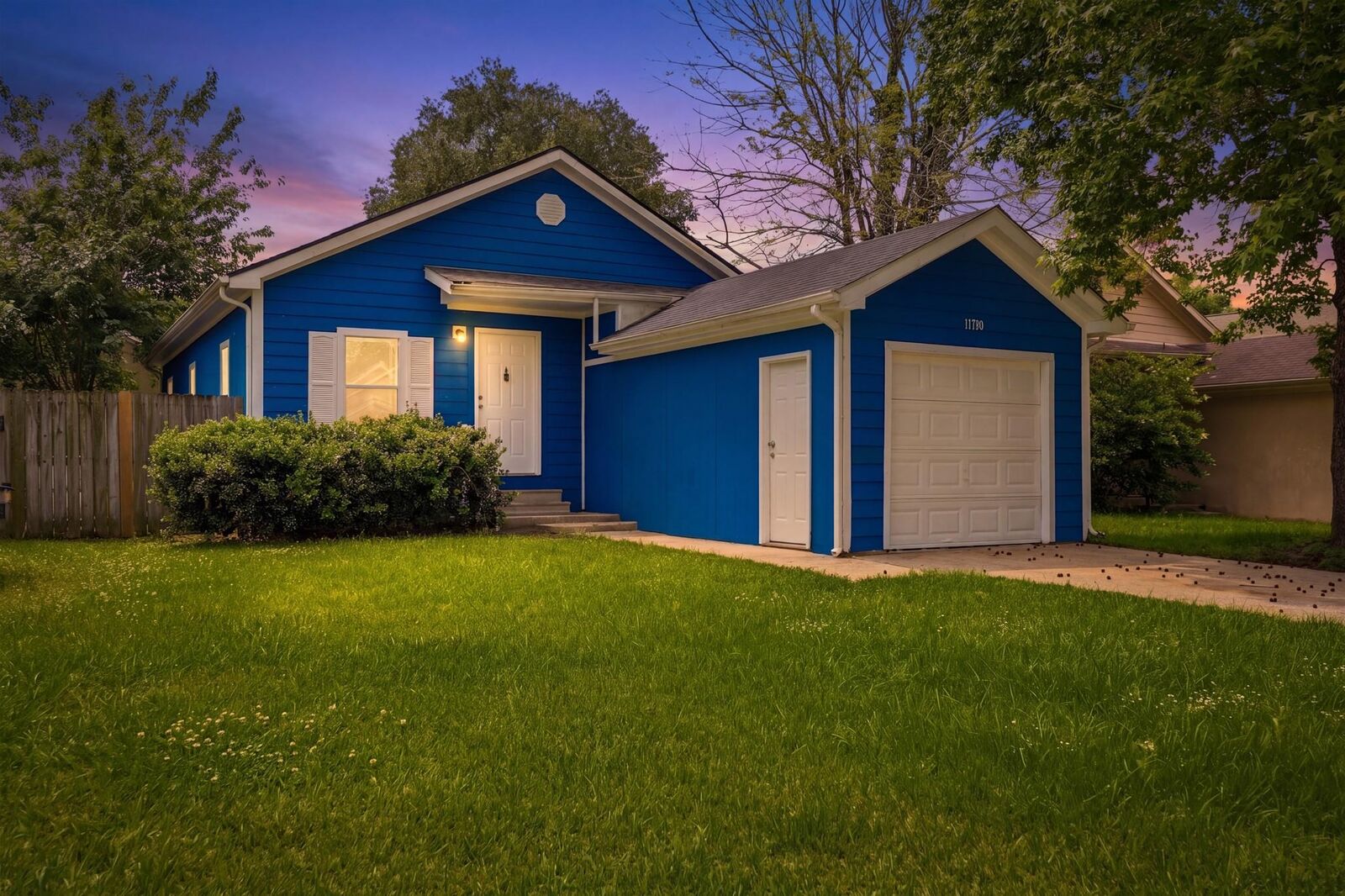 Property Photo: 11730 Greenglen Drive TX 77044