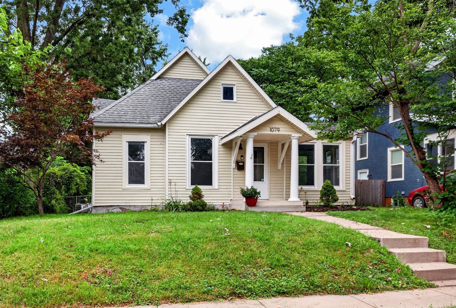 Property Photo: 1079 36th Street IA 50311