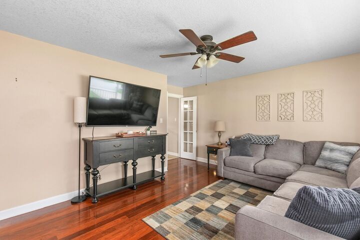 Property Photo: 8513 Madison Avenue IA 50322