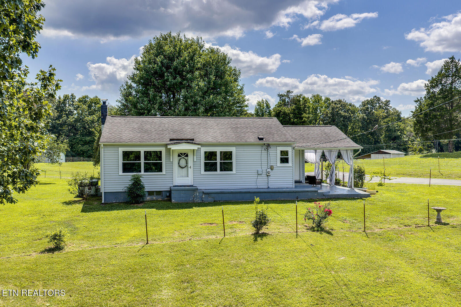 Property Photo:  747 E Evans St  TN 37854 