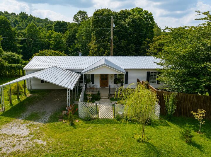 Property Photo: 631 Adams Road KY 40701
