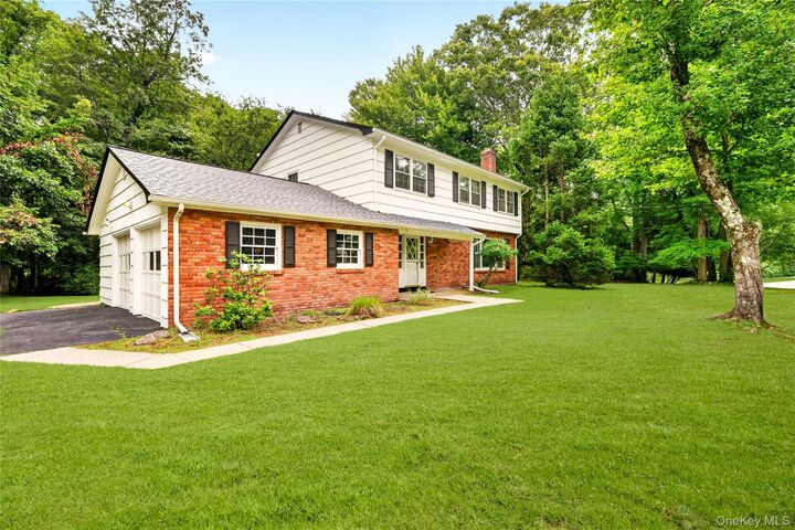 Property Photo:  2 Laura Lane  NY 10977 