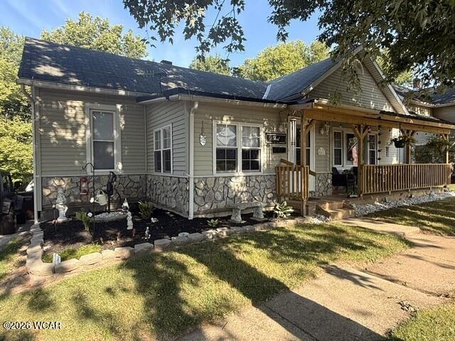 Property Photo: 541 N Market Street OH 43326
