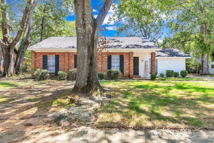 Property Photo: 532 Lynnhurst Court AL 36117