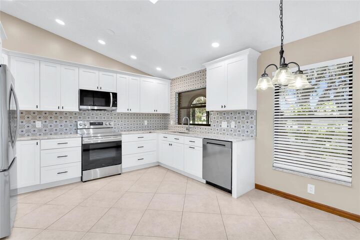 Property Photo: 2805 Lake Tohopekaliga Boulevard FL 34746