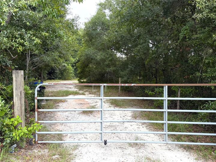 Property Photo: 3255 Golden Gem Road FL 32712