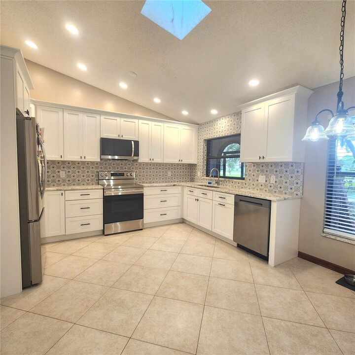 Property Photo:  2805 Lake Tohopekaliga Boulevard  FL 34746 