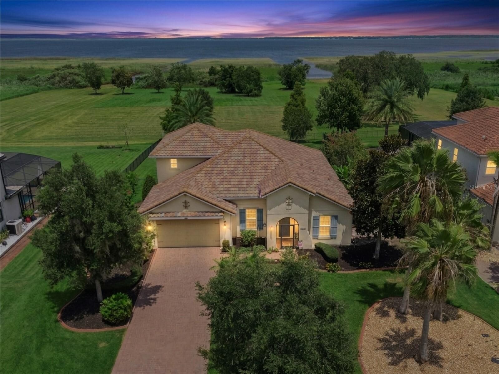 Property Photo:  1511 Gateway Lane  FL 34746 