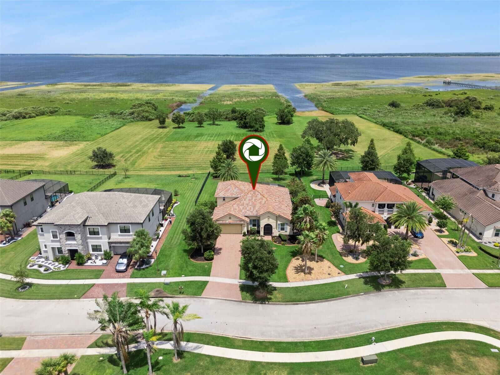 Property Photo: 1511 Gateway Lane FL 34746