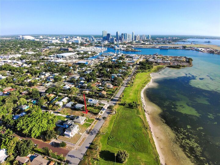 Property Photo: 1817 Beach Drive SE FL 33705