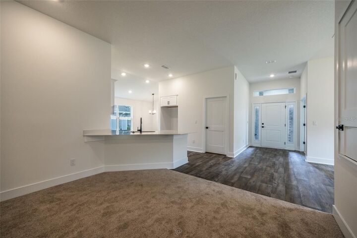 Property Photo: 32 Rymshaw Drive FL 32164