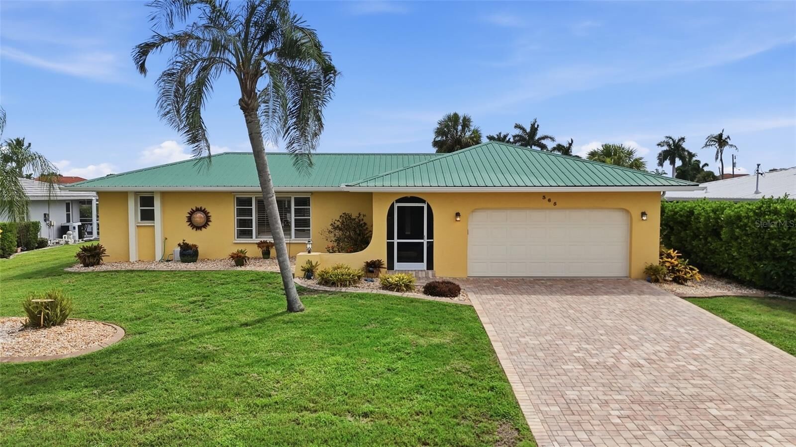 Property Photo:  365 Belaire Court  FL 33950 