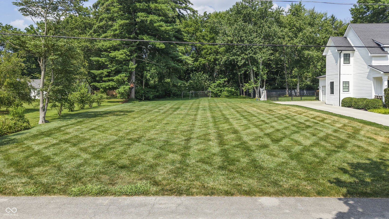 Property Photo: 8304 Central Avenue IN 46240