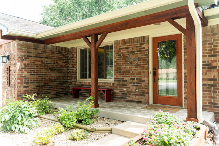 Property Photo: 4233 W Fairview Road IN 46142