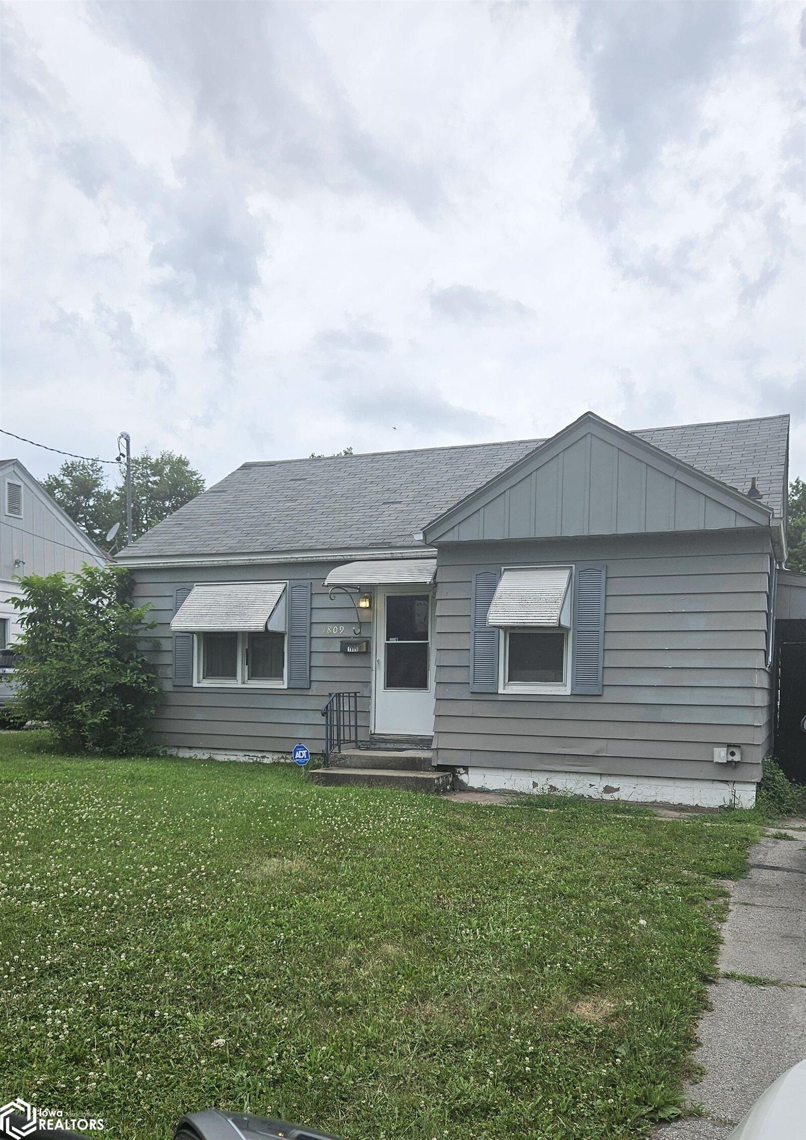 Property Photo: 1809 Albia IA 52501