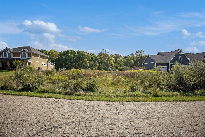Property Photo:  5824 Trail Side Lane  MI 48189-8109 