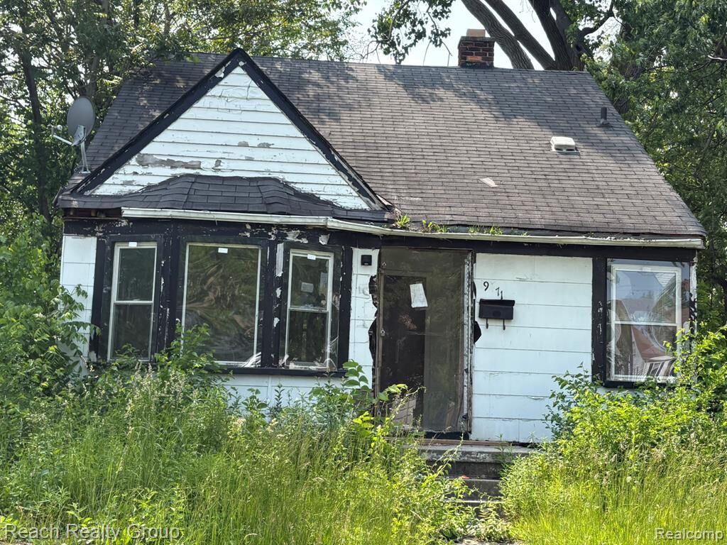 Property Photo:  19471 Asbury Park  MI 48235 2406 