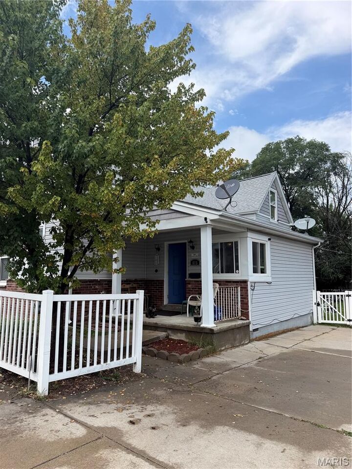 Property Photo: 615 Lagro Avenue MO 63125