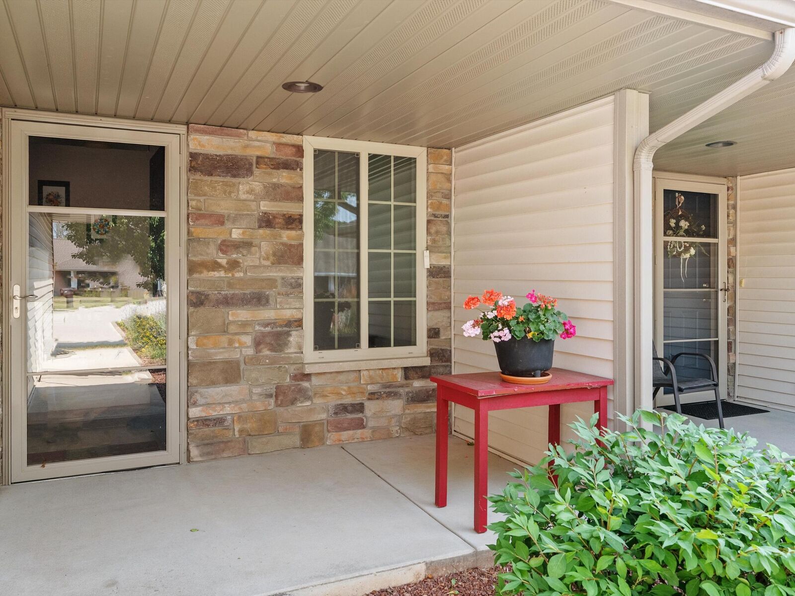 Property Photo:  539 Mapleleaf Ct  WI 54220 