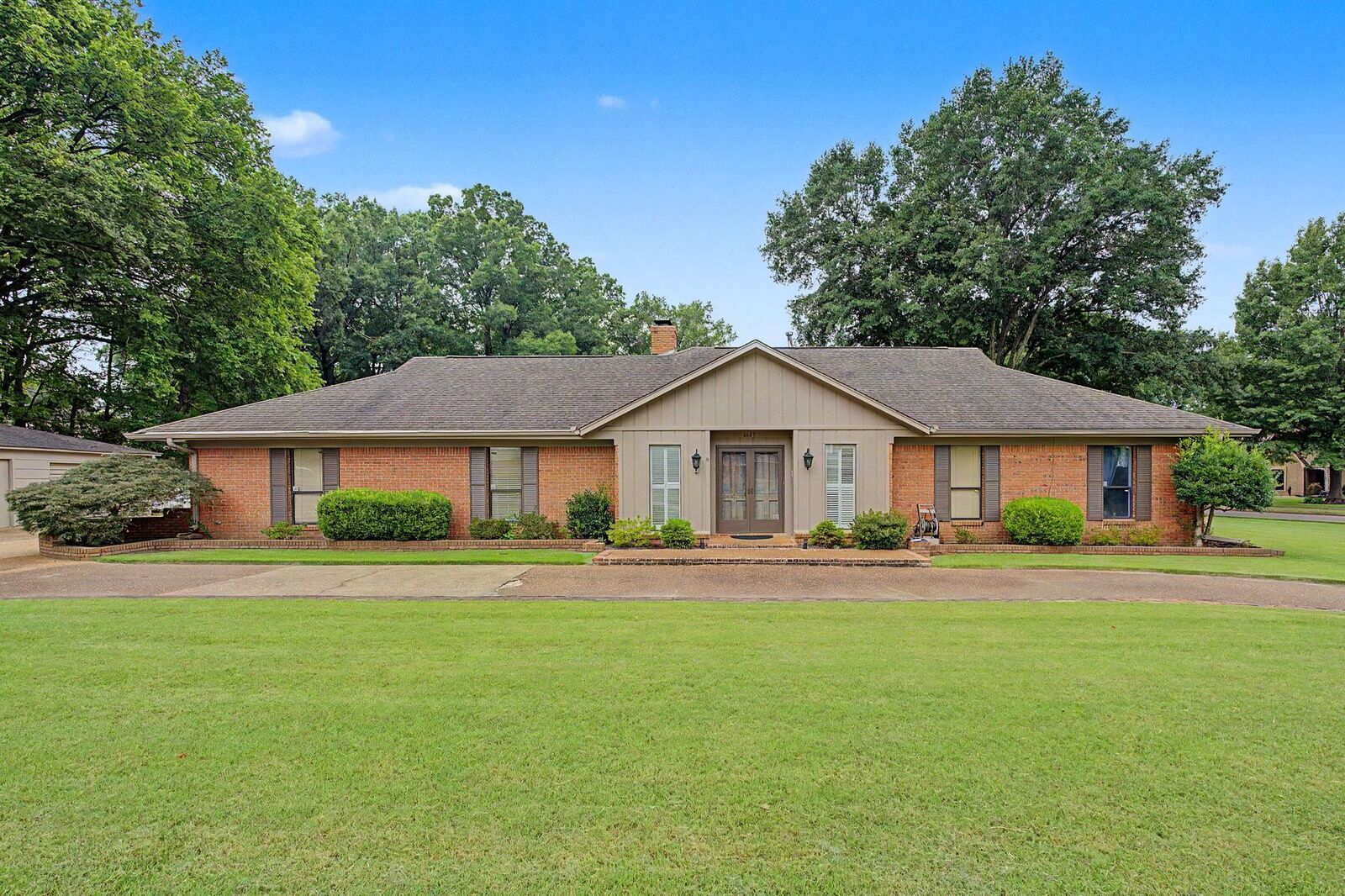 Property Photo:  6689 Garden Oaks Dr  TN 38120 
