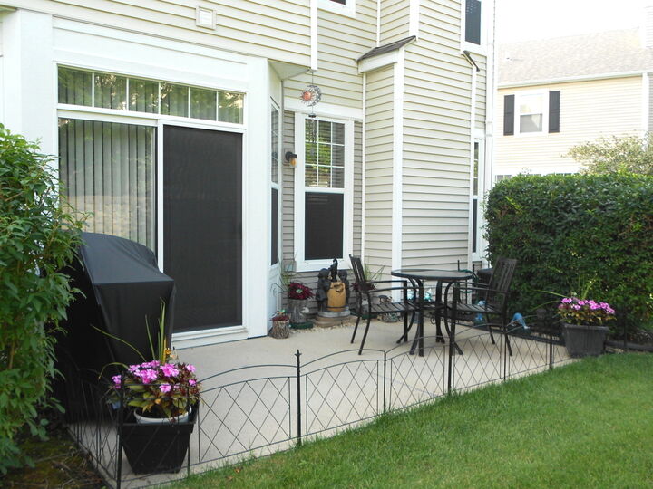 Property Photo: 1950 Cobblestone Drive IL 60110