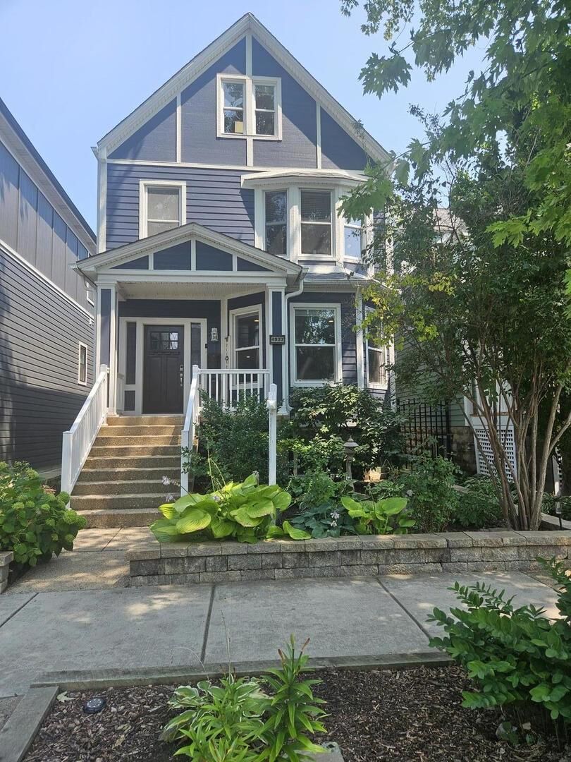 Property Photo:  4937 N Bell Avenue  IL 60625 