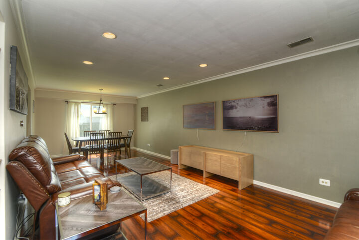 Property Photo: 31 S Windsor Place IL 60060