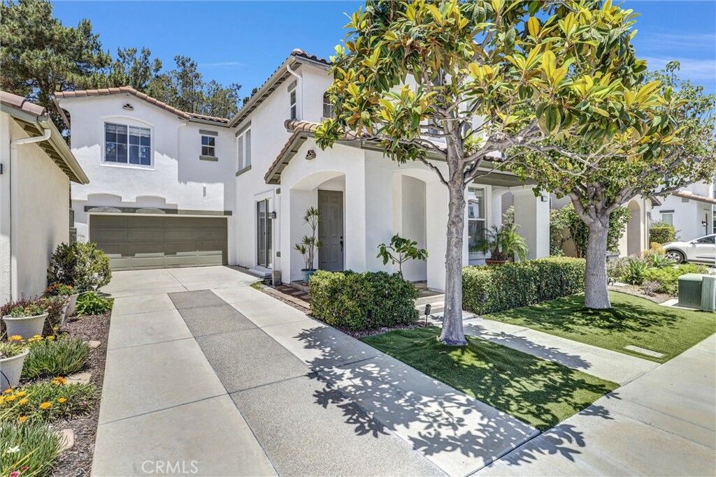 Property Photo:  32 Dahlia  CA 92618 