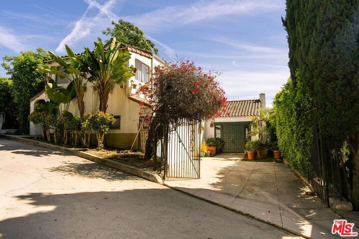 Property Photo:  1744 Webster Avenue  CA 90026 