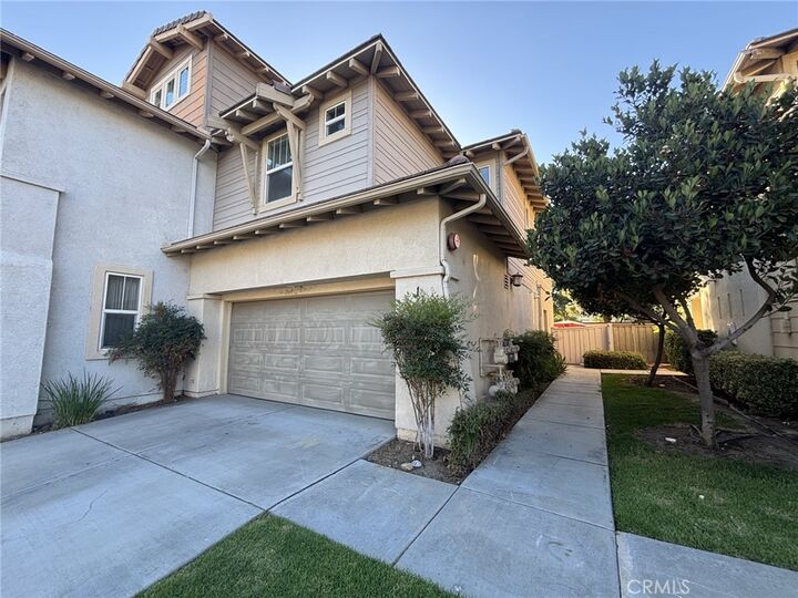 Property Photo:  41737 Ridgewalk St. 1  CA 92562 