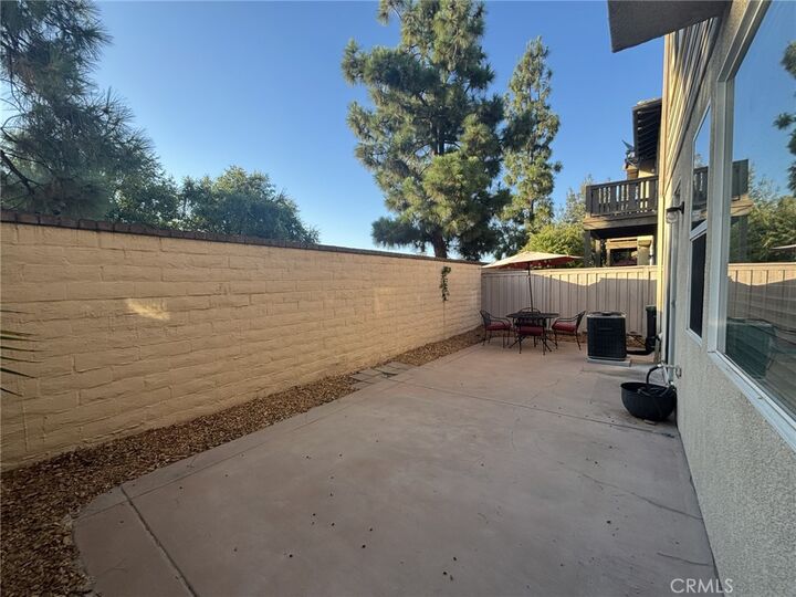 Property Photo:  41737 Ridgewalk St. 1  CA 92562 
