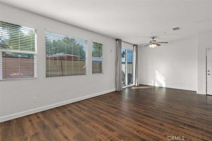 Property Photo:  41737 Ridgewalk St. 1  CA 92562 