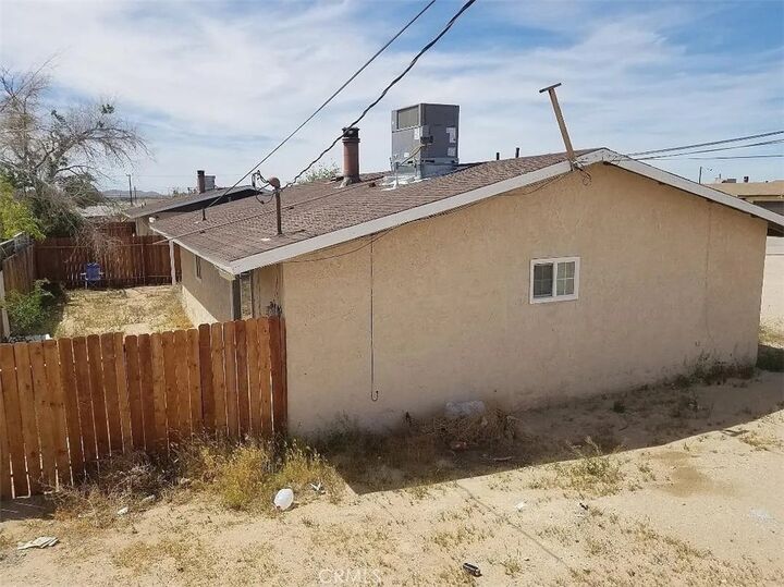 Property Photo: 34327 Paris CA 92311
