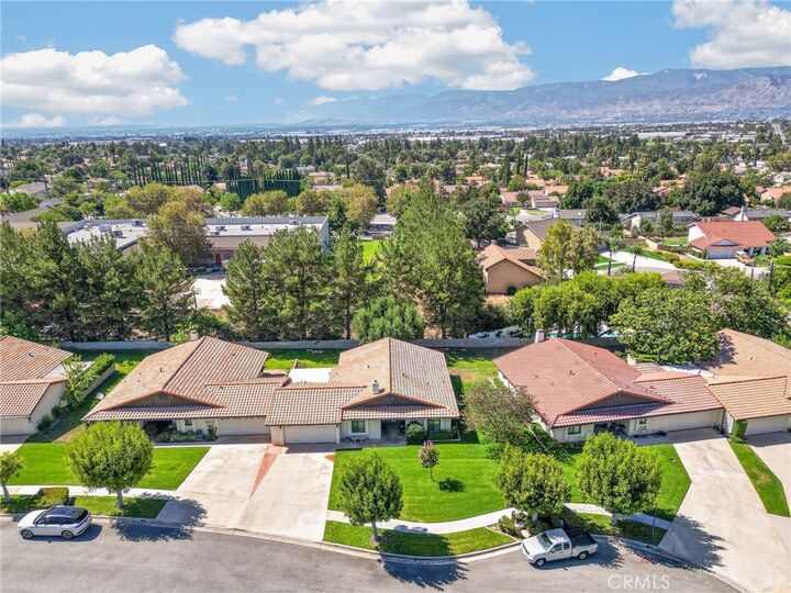 Property Photo:  1422 Bella Vista  CA 92373 