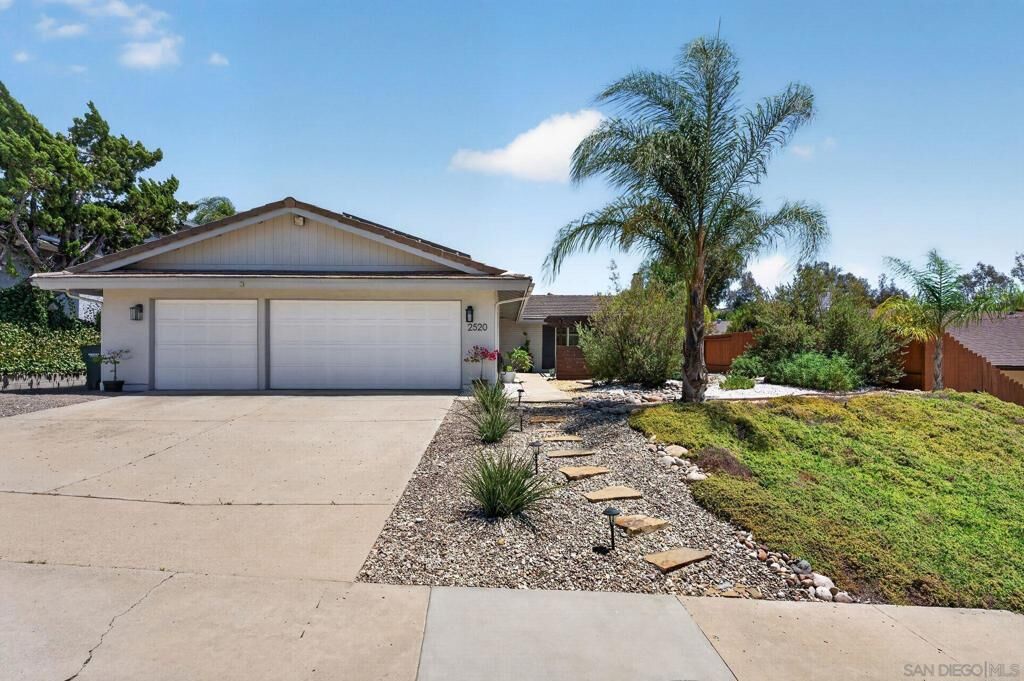 Property Photo:  