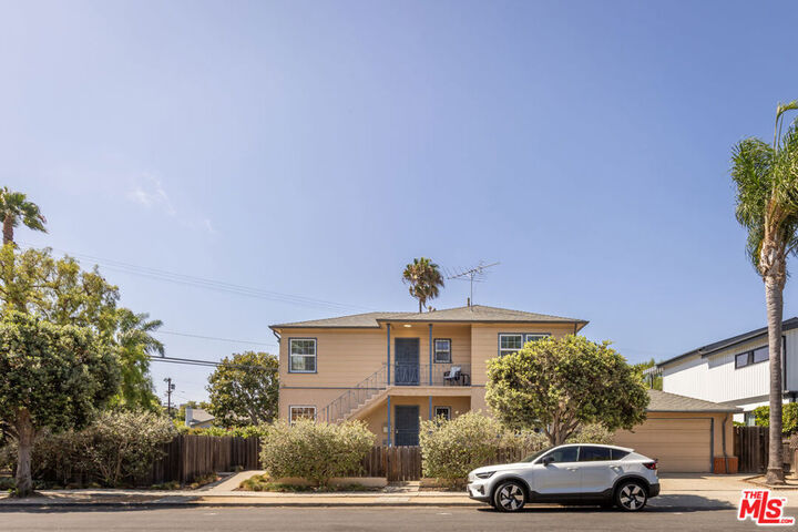 Property Photo:  1121 Grant Avenue  CA 90291 