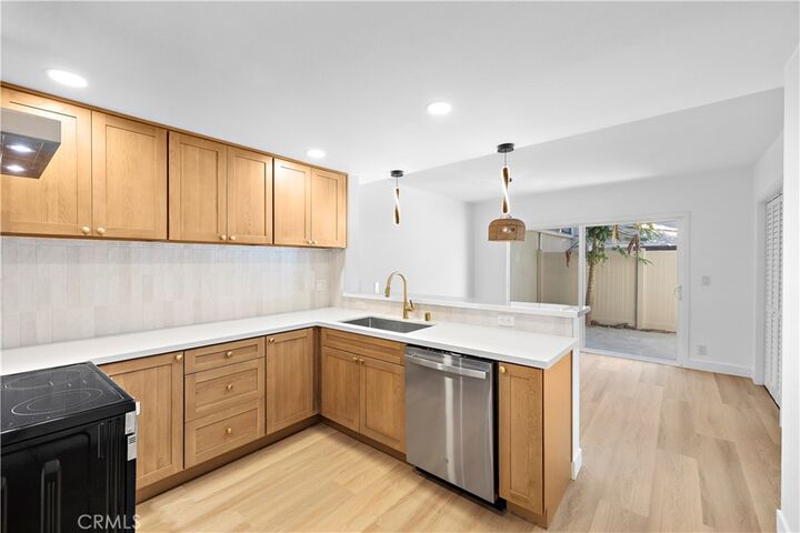 Property Photo:  655 W 6th A  CA 92780 