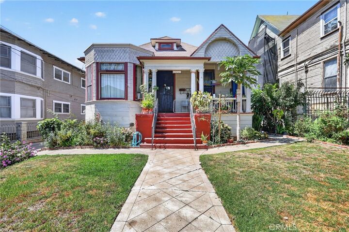 Property Photo:  1664 W 12th  CA 90015 
