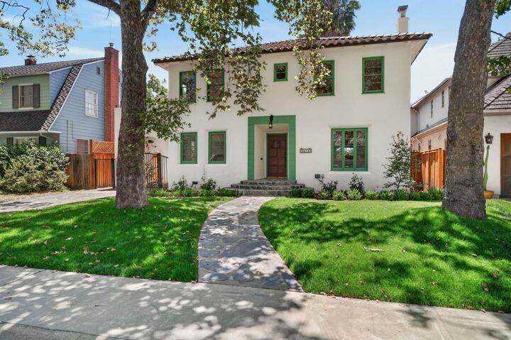 Property Photo:  2676 10th Avenue  CA 95818 