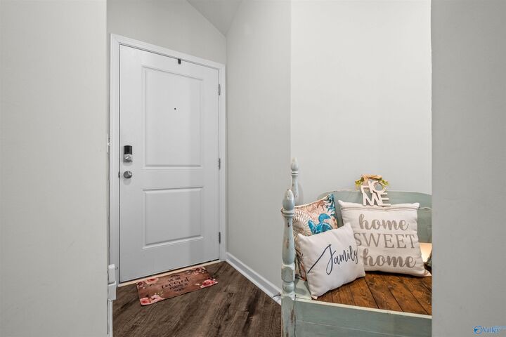 Property Photo: 517 Savannah Street AL 35120