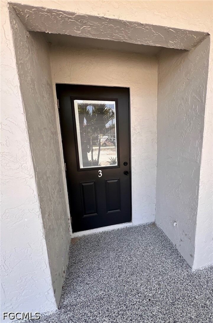 Property Photo:  4102 SE 19th Place 11  FL 33904 