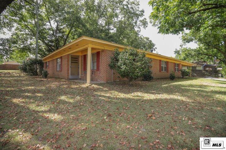 Property Photo: 709 Louisiana Avenue LA 71222